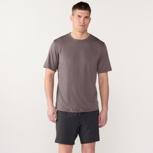 REI Short Sleeve Gray Crewneck Short Sleeve T-Shirt Shirt Size Medium M